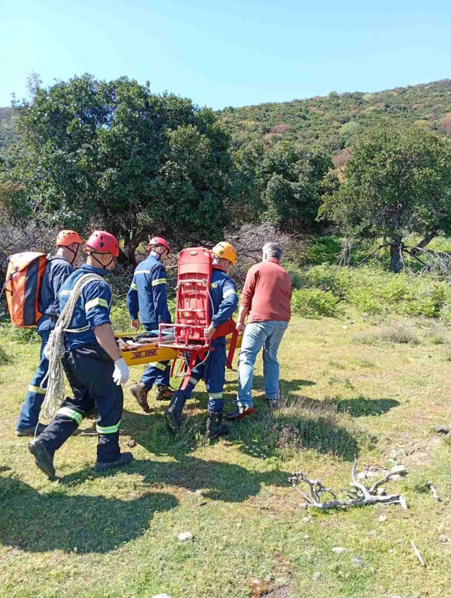 Επιχείρηση διάσωσης τραυματισμένης γυναίκας από το ρέμα του Φονιά στη Σαμοθράκη, δείτε φωτογραφίες