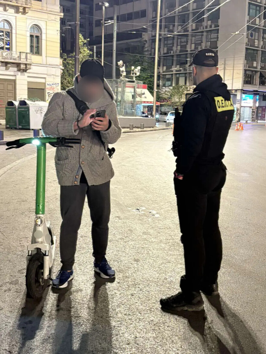 Στο στόχαστρο της Τροχαίας τα ηλεκτρικά πατίνια, ένας στους τρεις οδηγούς με παράβαση στην Αττική 