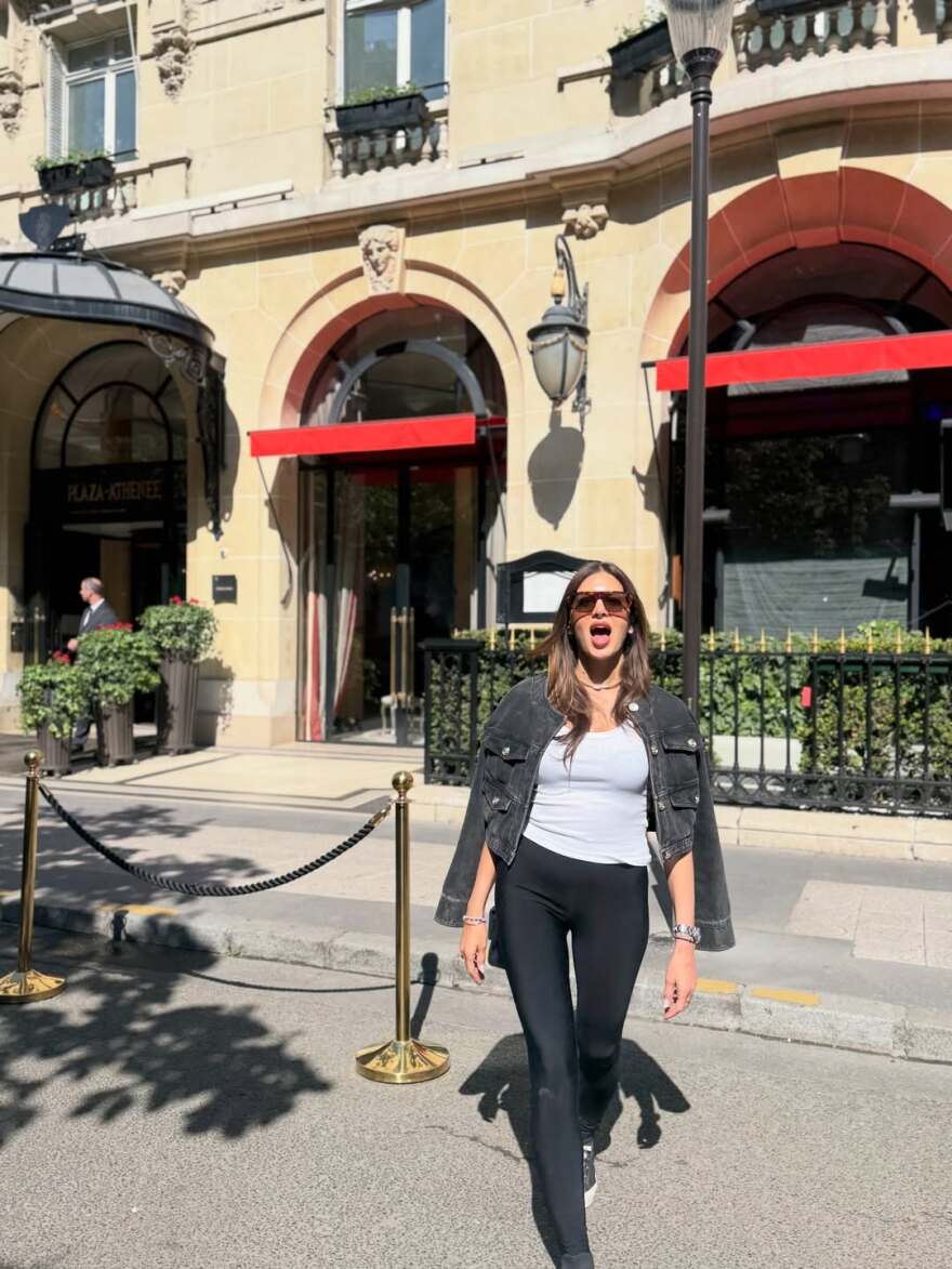 Η Σταματίνα Τσιμτσιλή υποδέχτηκε τον Μάιο στο Παρίσι μαζί με την οικογένειά της, δείτε φωτογραφίες