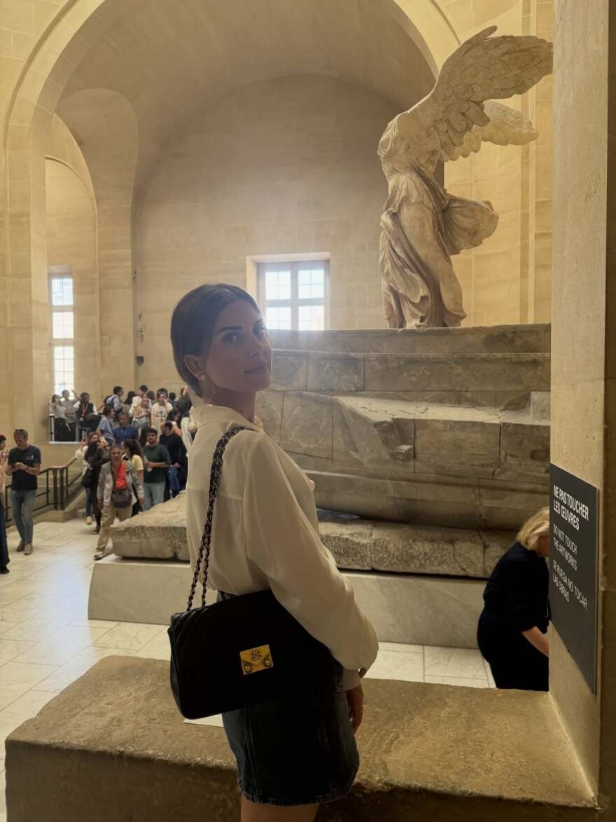 Η Σταματίνα Τσιμτσιλή υποδέχτηκε τον Μάιο στο Παρίσι μαζί με την οικογένειά της, δείτε φωτογραφίες