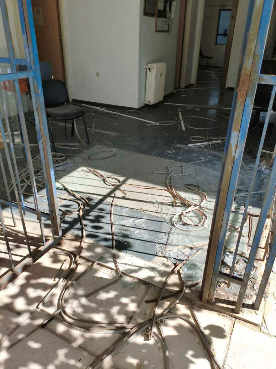 Βανδαλισμός στα ΚΤΕΟ Αγρινίου, ξήλωσαν μέχρι και τα αλουμίνια, δείτε φωτογραφίες