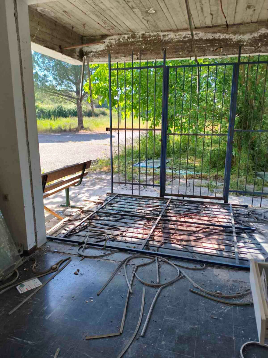 Βανδαλισμός στα ΚΤΕΟ Αγρινίου, ξήλωσαν μέχρι και τα αλουμίνια, δείτε φωτογραφίες