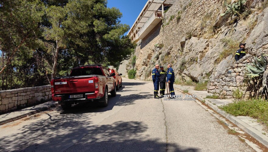 Νεαρός εγκλωβίστηκε στην Πύλη των Τόρων στο Ναύπλιο, επιχείρησε η Πυροσβεστική, δείτε βίντεο και φωτογραφίες