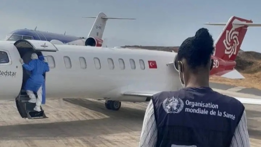 Ασυμπτωματικοί οι επιβάτες που παραμένουν στο Hondius: Σε καραντίνα στη Μαδρίτη θα μπουν οι Ισπανοί, επαναπατρίζονται οι υπόλοιποι