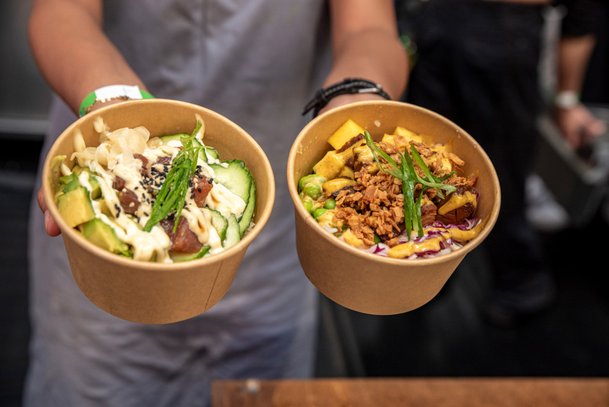 Athens Street Food Festival: Γιορτάζει δέκα χρόνια και μας καλεί στο παλιό αμαξοστάσιο στο Γκάζι για ένα ταξίδι στις κουζίνες όλου του κόσμου