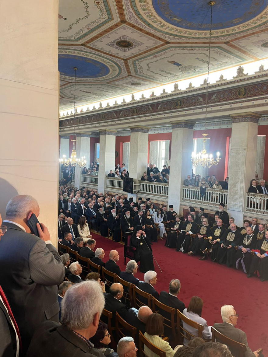 Πολιτική, ακαδημαϊκή και εκκλησιαστική «σύναξη» στο ΕΚΠΑ για την αγόρευση του Βενιζέλου σε επίτιμο διδάκτορα, δείτε εικόνες 