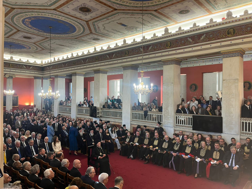 Πολιτική, ακαδημαϊκή και εκκλησιαστική «σύναξη» στο ΕΚΠΑ για την αγόρευση του Βενιζέλου σε επίτιμο διδάκτορα, δείτε εικόνες 