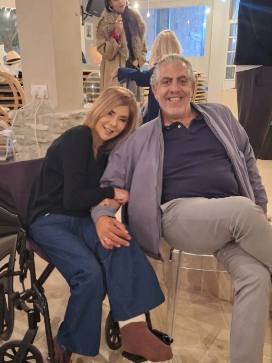 Η Βάσια Παναγοπούλου με αναπηρικό αμαξίδιο σε γυρίσματα μετά το ατύχημα στο αεροδρόμιο της Κωνσταντινούπολης, δείτε φωτογραφίες