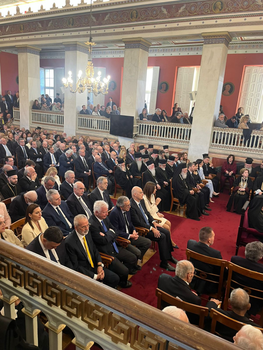 Πολιτική, ακαδημαϊκή και εκκλησιαστική «σύναξη» στο ΕΚΠΑ για την αγόρευση του Βενιζέλου σε επίτιμο διδάκτορα, δείτε εικόνες 