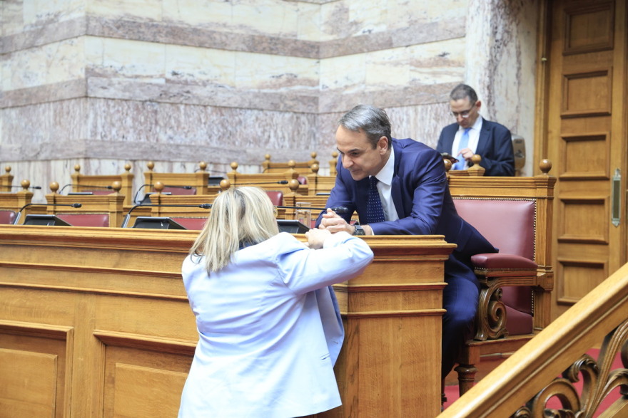 Τα χαμόγελα και τα πηγαδάκια στην ΚΟ της Νέας Δημοκρατίας, δείτε φωτογραφίες