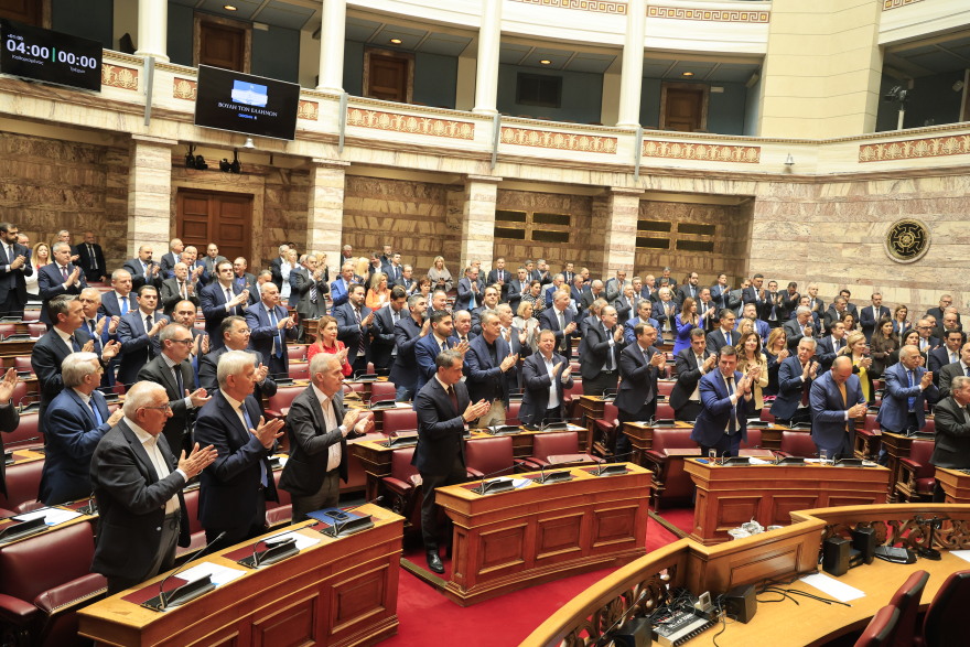 Τα χαμόγελα και τα πηγαδάκια στην ΚΟ της Νέας Δημοκρατίας, δείτε φωτογραφίες