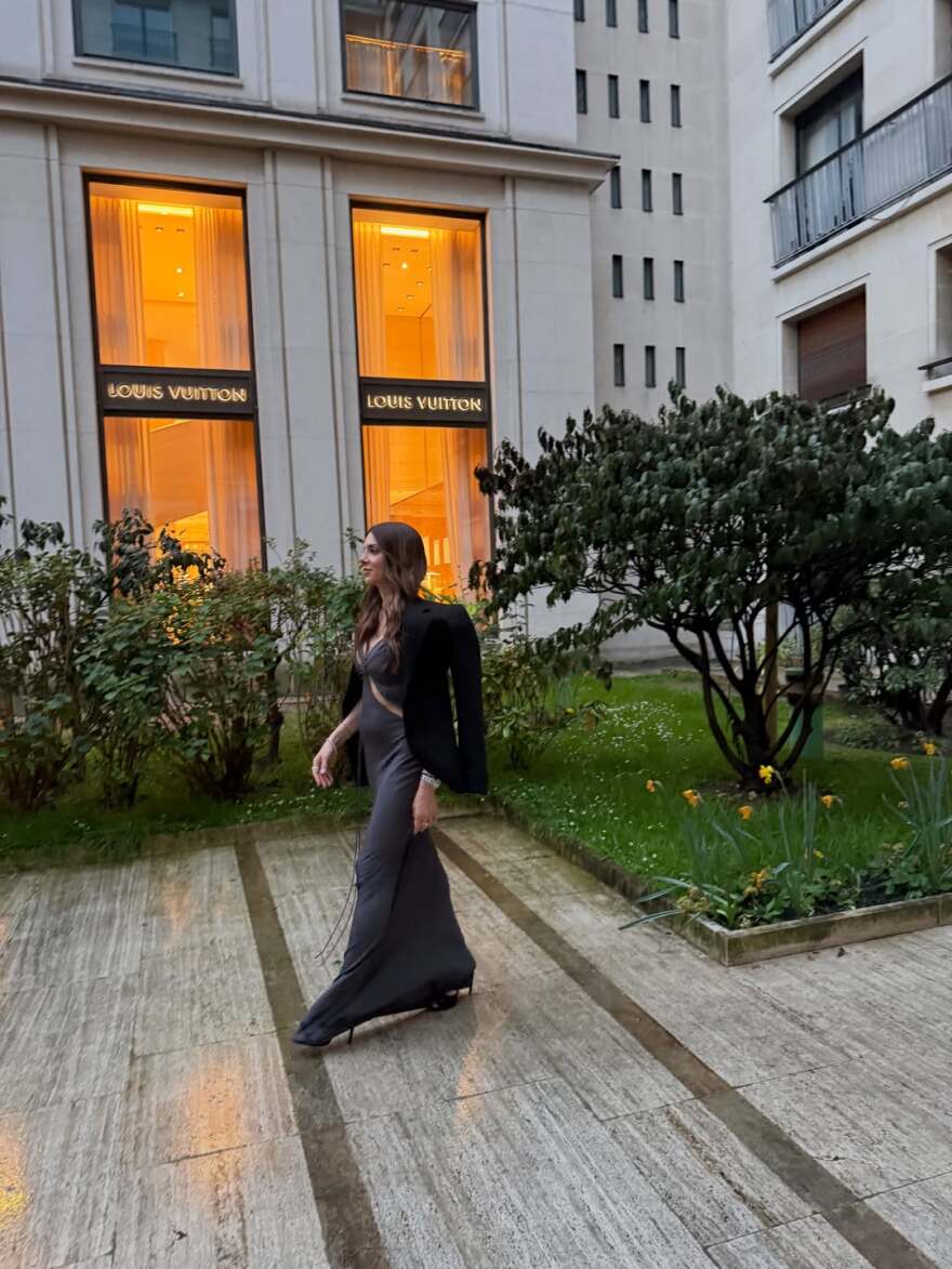 Η Σταματίνα Τσιμτσιλή δημοσίευσε νέες φωτογραφίες από το ταξίδι της στο Παρίσι
