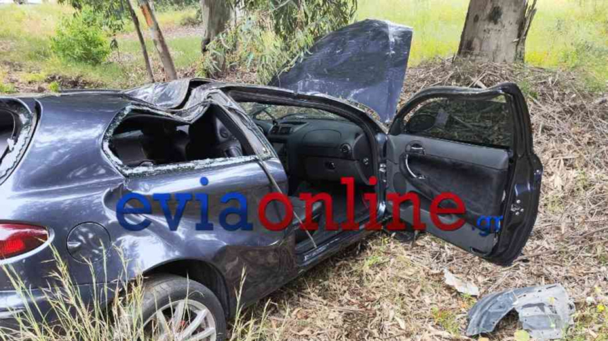 Σοβαρό τροχαίο στην Εύβοια, 35χρονη εγκλωβίστηκε σε αναποδογυρισμένο αυτοκίνητο 
