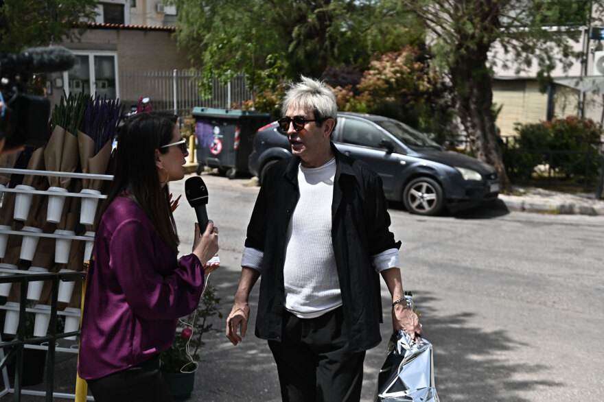 Σήμερα το 40ήμερο μνημόσυνο της Μαρινέλλας, είναι όλοι εκεί για να τιμήσουν την μεγάλη ερμηνεύτρια 