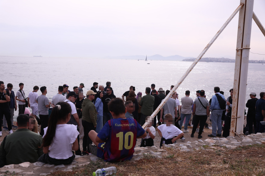 Εντυπωσιακή αεροπορική επίδειξη στον Φλοίσβο για τα 95 χρόνια της Πολεμικής Αεροπορίας, δείτε βίντεο και φωτογραφίες