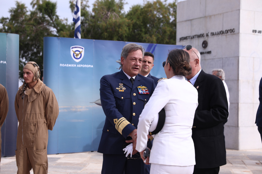 Εντυπωσιακή αεροπορική επίδειξη στον Φλοίσβο για τα 95 χρόνια της Πολεμικής Αεροπορίας, δείτε βίντεο και φωτογραφίες

