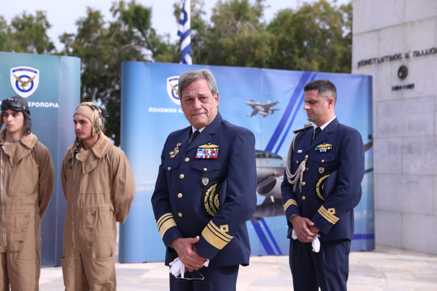Εντυπωσιακή αεροπορική επίδειξη στον Φλοίσβο για τα 95 χρόνια της Πολεμικής Αεροπορίας, δείτε βίντεο και φωτογραφίες
