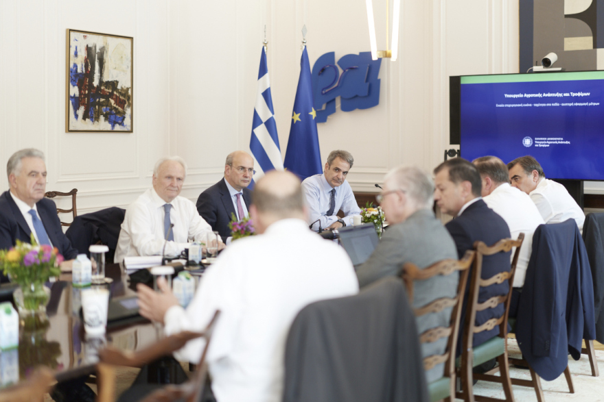 Σύσκεψη στο Μαξίμου υπό τον Μητσοτάκη για αγροτικές ενισχύσεις και μέτρα αντιμετώπισης ζωονόσων
