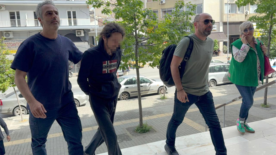 Στον εισαγγελέα οι κατηγορούμενοι για τη δολοφονία στη Θεσσαλονίκη, έδεσαν τούβλα στη σορό και την πέταξαν στον Λουδία ποταμό