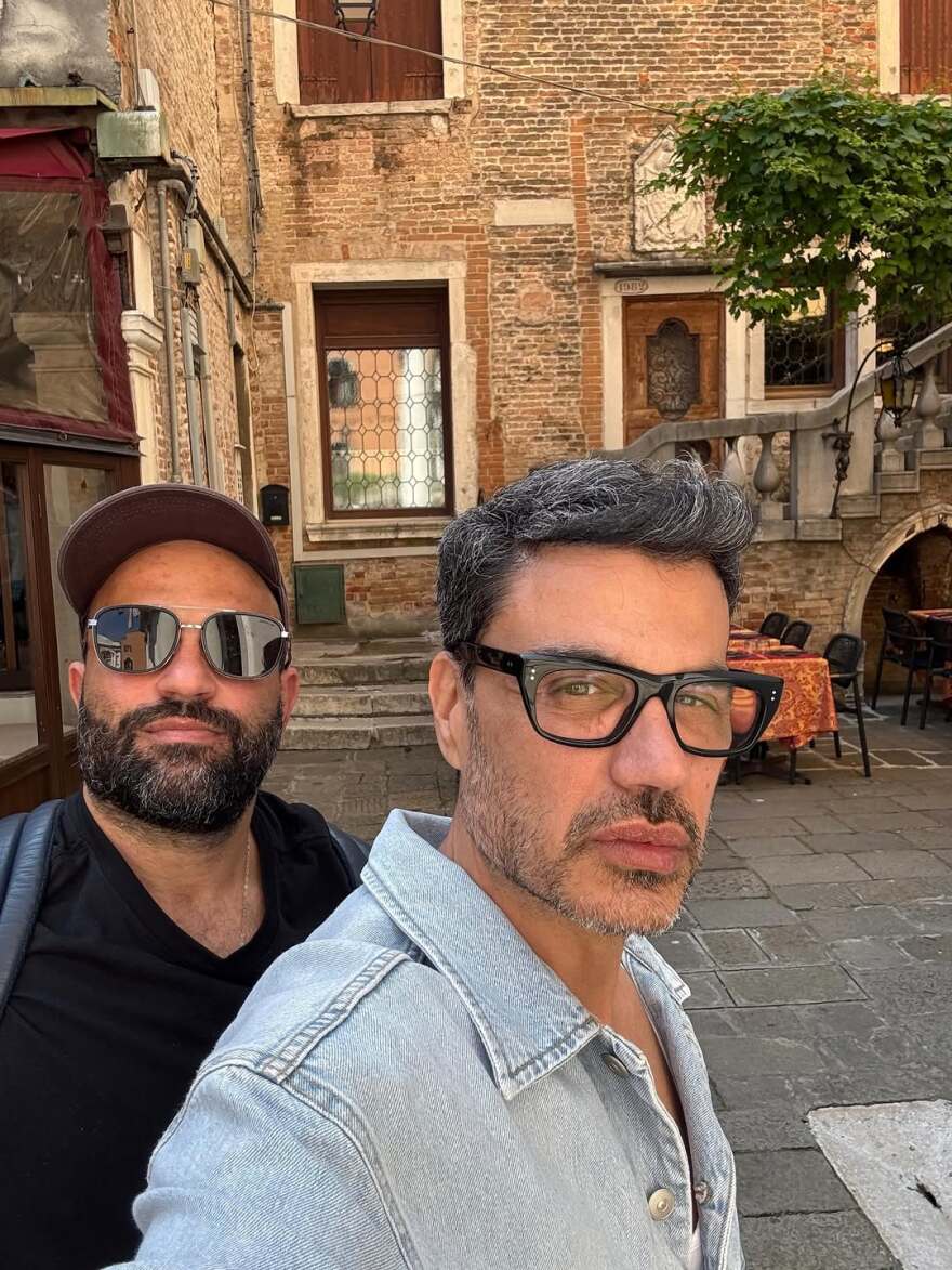 Ο Παντελής Τουτουντζής ταξίδεψε στη Βενετία με τον σύζυγό του, δείτε φωτογραφίες