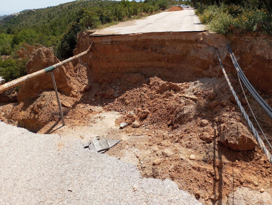 Οι κάτοικοι της Καλλιτεχνούπολης καταγγέλλουν επικίνδυνες συνθήκες πρόσβασης στον οικισμό