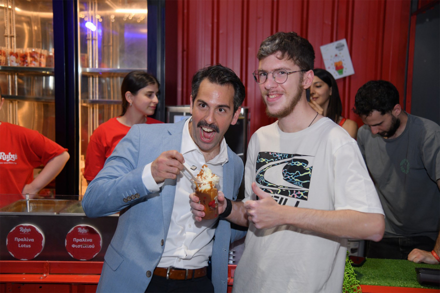 Όλα κερασμένα στο Athens Street Food Festival από τον Μάκη που κέρδισε το Eurojackpot