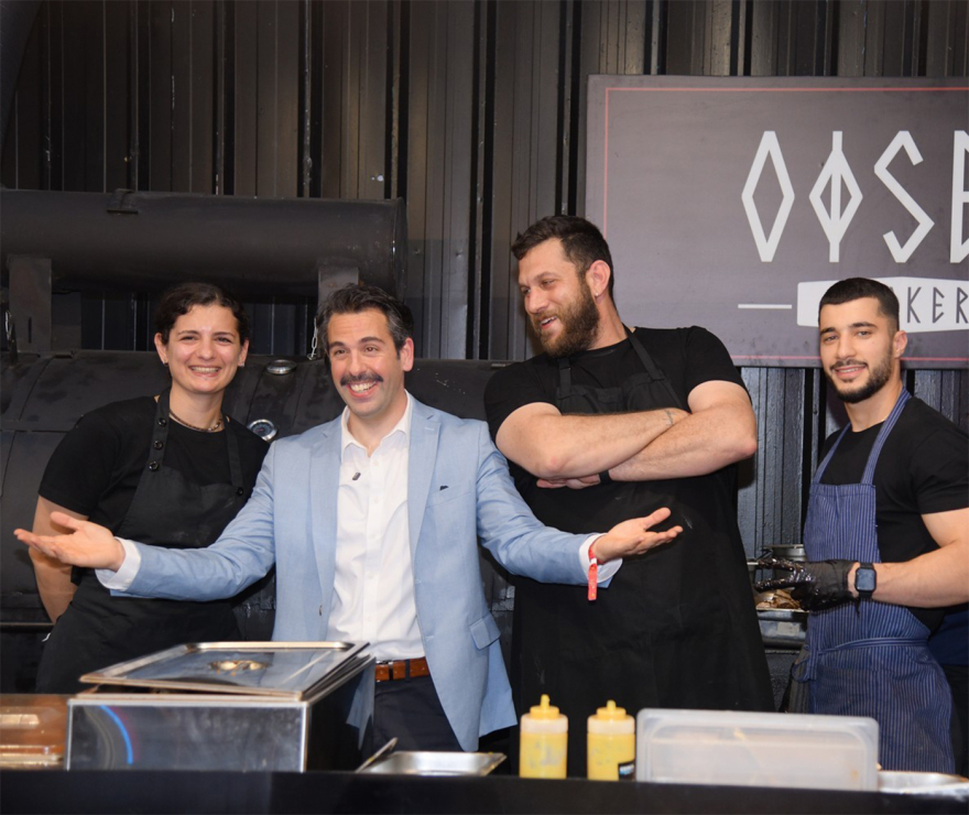 Όλα κερασμένα στο Athens Street Food Festival από τον Μάκη που κέρδισε το Eurojackpot