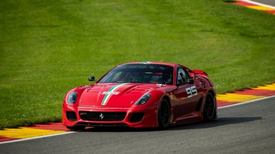 260513113825_ferrari-hypercar-2