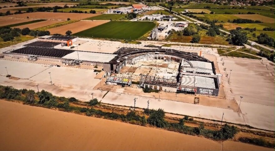 Πώς είναι σήμερα το Olympia Mall στη Θεσσαλία: Από τις ουρές στα εγκαίνια του εμπορικού κέντρου... στην πλήρη ερήμωση, δείτε βίντεο