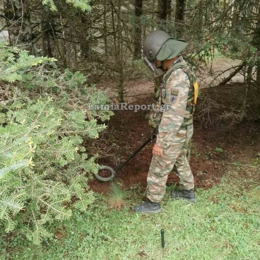 Περπατούσαν σε δάσος στην Ευρυτανία και βρήκαν όλμο του Β' Παγκοσμίου Πολέμου, δείτε φωτογραφίες