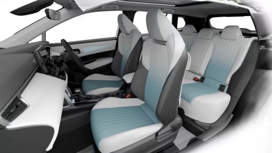 H Toyota Corolla Cross εμπνέεται από την Rolls Royce