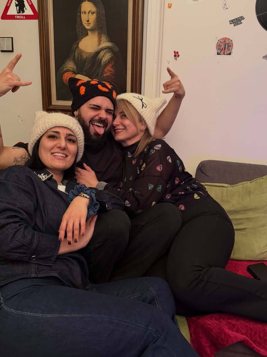 Η συγκινητική ανάρτηση του Ακύλα για τη μητέρα του: Κοίτα μαμά, πόσα καταφέραμε τους τελευταίους μήνες
