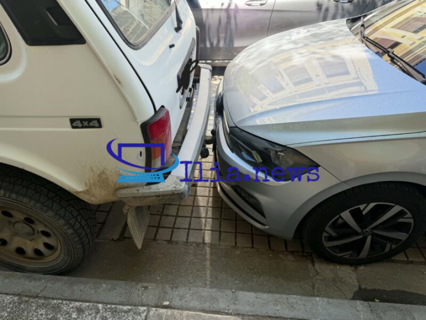 Πανικός στην Αμαλιάδα, αυτοκίνητο έπεσε πάνω σε παρκαρισμένα ΙΧ στο κέντρο της πόλης

