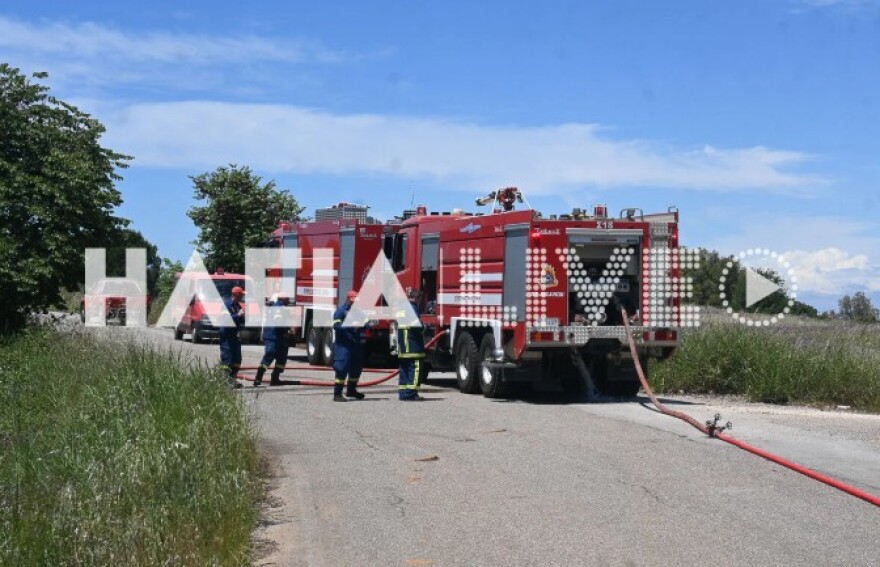 Ανατροπή βυτιοφόρου στην Ηλεία, δημιουργήθηκε ζώνη αποκλεισμού 500 μέτρων υπό τον φόβο ανάφλεξης, δείτε βίντεο και φωτογραφίες