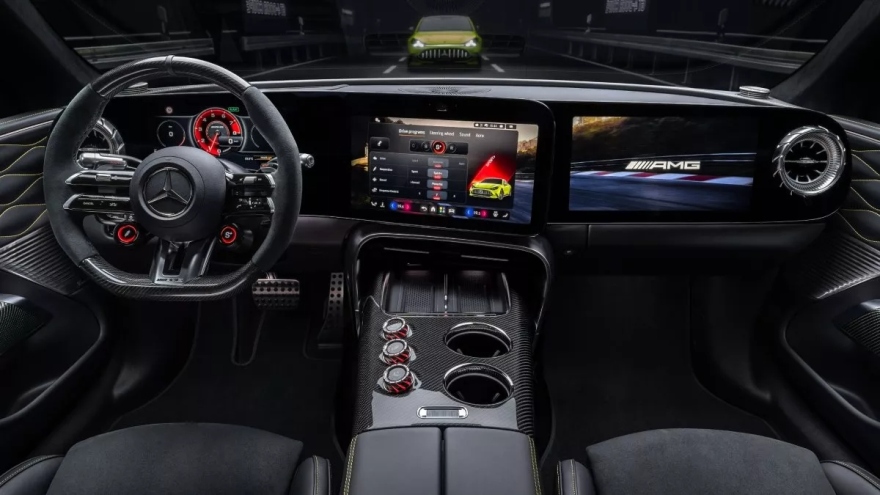 Πρεμιέρα για τη νέα Mercedes-AMG GT 4-Door Coupe των 1.169 ίππων