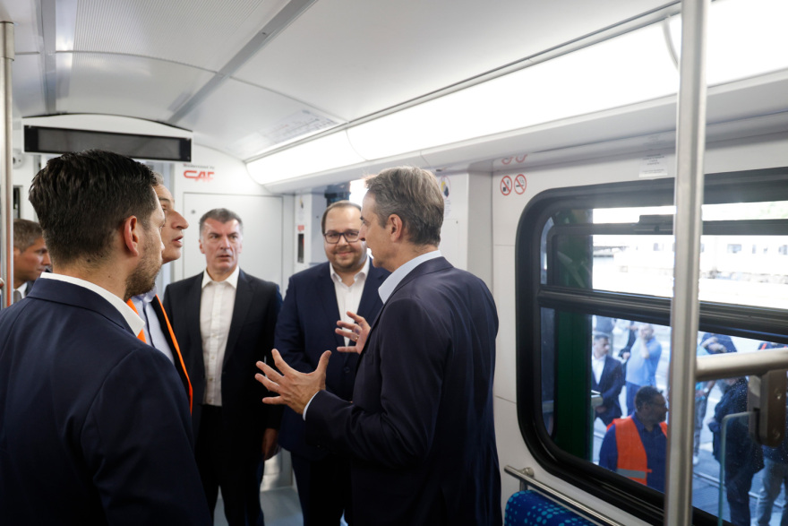 Μητσοτάκης: Αναβαθμίζουμε τις συγκοινωνίες με νέους συρμούς, νέα λεωφορεία και νέες προσλήψεις προσωπικού