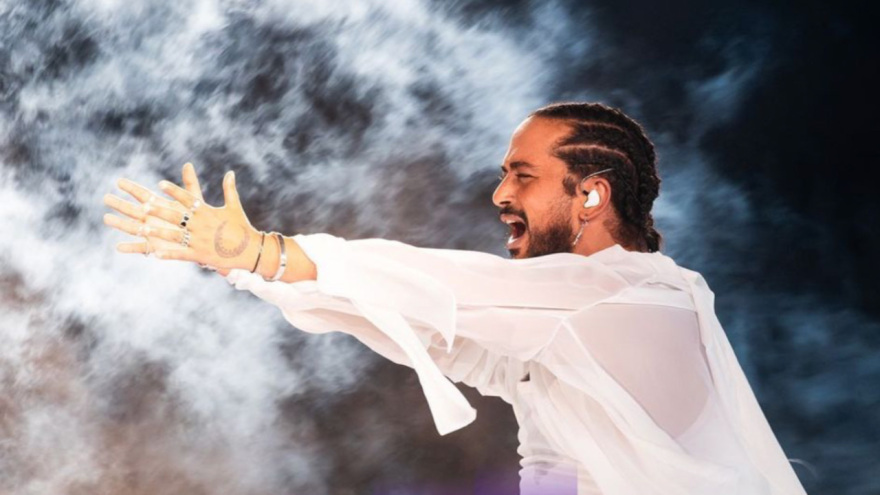 Slimane: «Ένα πιάνο. Μια φωνή», 10 Years Tour - Έρχεται στο Θέατρο Λυκαβηττού για μια ιστορική μουσική βραδιά!

