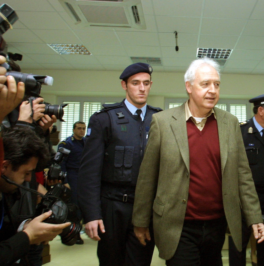 Αλέξανδρος Γιωτόπουλος: Ο αμετανόητος αρχηγός της 17Ν ελεύθερος και με... διδακτορικό