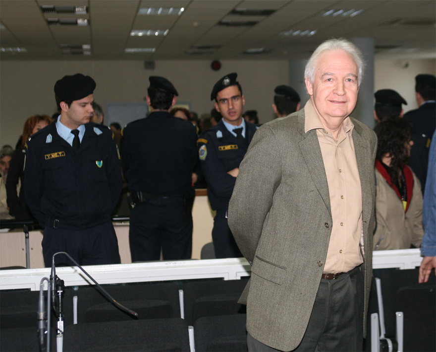 Αλέξανδρος Γιωτόπουλος: Ο αμετανόητος αρχηγός της 17Ν ελεύθερος και με... διδακτορικό