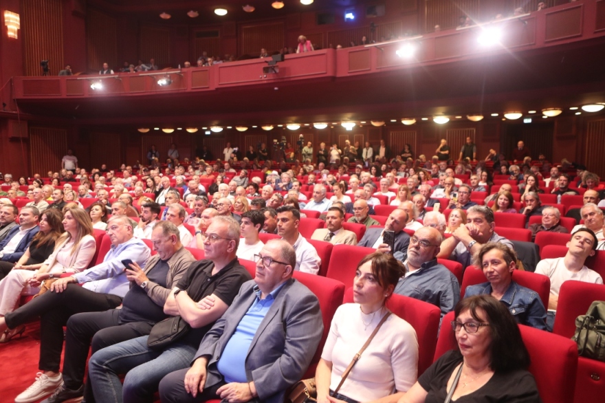 Πρεμιέρα για το κόμμα Καρυστιανού με Αυγερινό και Μουτσάτσου - Όσα έγιναν στο «Ολύμπιον», θα κάνει συγκέντρωση και σε γειτονιά της Αθήνας