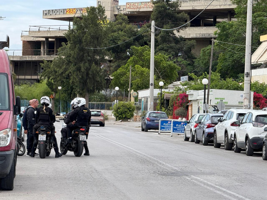 Μικρολίμανο: Αστυνομικοί πυροβόλησαν και τραυμάτισαν άνδρα που έβγαλε όπλο σε έλεγχο, είχε πάνω του και έξι χειροβομβίδες