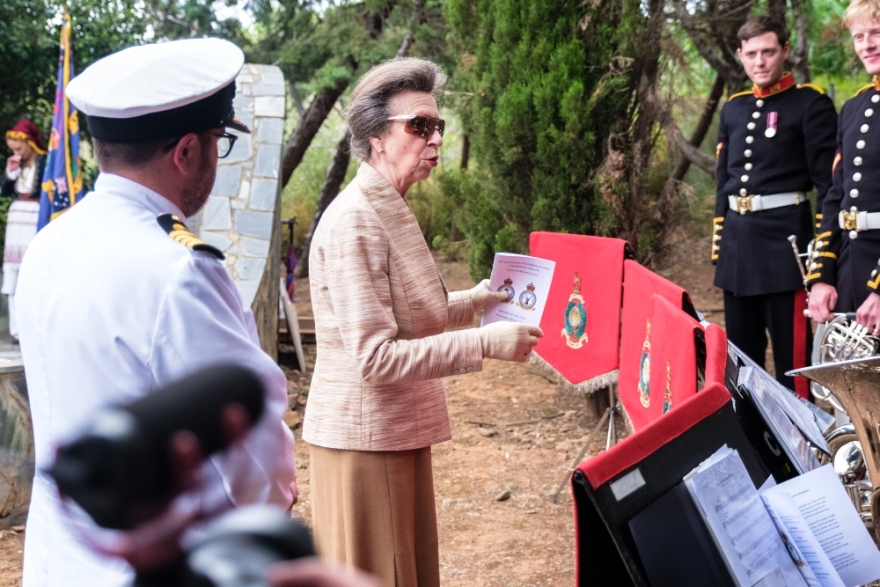 Στο Μνημείο της RAF στο Μάλεμε Χανίων η πριγκίπισσα Άννα, δείτε εικόνες και βίντεο
