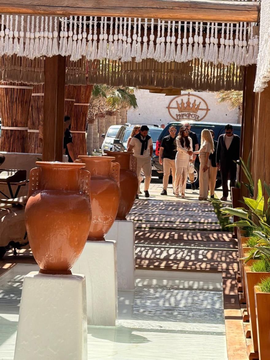 Στη Μύκονο για  week end η Κίμπερλι