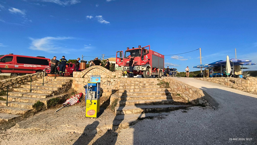 Εικόνες που κόβουν την ανάσα από τη διάσωση νεαρού τουρίστα στο Ναυάγιο της Ζακύνθου, βίντεο και φωτογραφίες