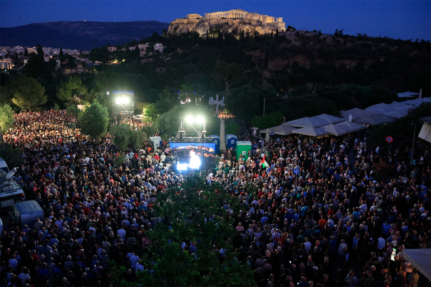 Ποιοι πήγαν στα αποκαλυπτήρια του κόμματος Τσίπρα, η αμηχανία για το ΕΛΑΣ και η μικρή Ήρα: Όλα όσα έγιναν στο Θησείο