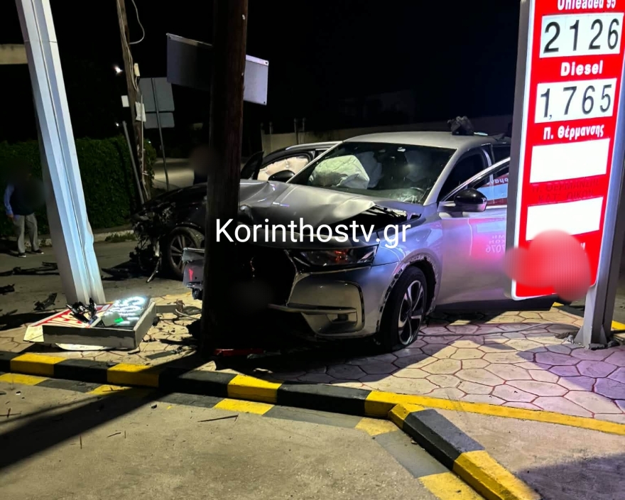 Σοβαρό τροχαίο με έναν τραυματία στο Ζευγολατιό Κορινθίας: Αυτοκίνητο έκοψε κολώνα της ΔΕΗ, δείτε φωτογραφίες