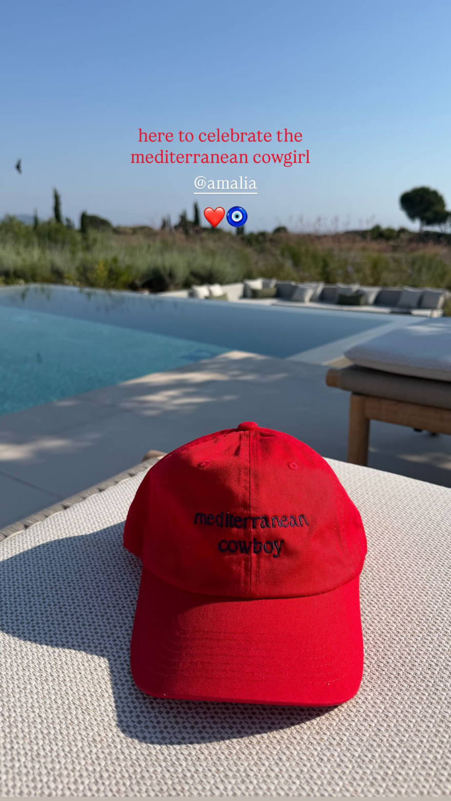 Αμαλία Κωστοπούλου και Τζέικ Μέντγουελ: Το πάρτι σε παραλία πριν τον γάμο τους στην Ελλάδα