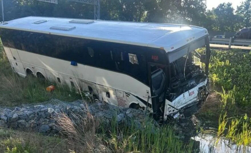 Πέντε νεκροί και δεκάδες τραυματίες σε τροχαίο στη Βιρτζίνια, λεωφορείο συγκρούστηκε με έξι οχήματα, βίντεο