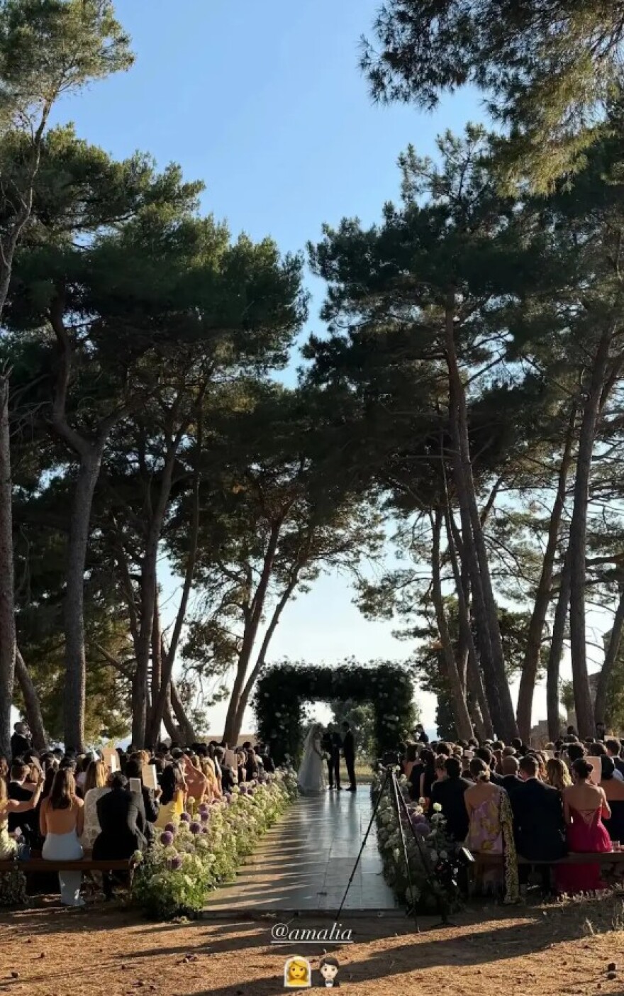 Αμαλία Κωστοπούλου και Τζακ Μέντγουελ παντρεύτηκαν σε ένα ειδυλλιακό σκηνικό στη Μεσσηνία, δείτε φωτογραφία