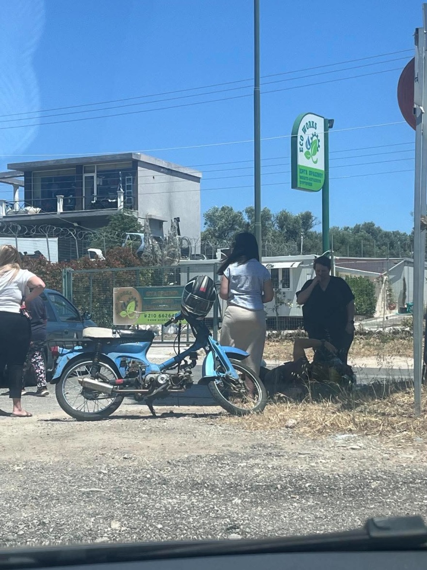 Τροχαίο με παράσυρση μοτοσικλετιστή στη διασταύρωση Κορωπίου - Μαρκοπούλου και Αιγαίως